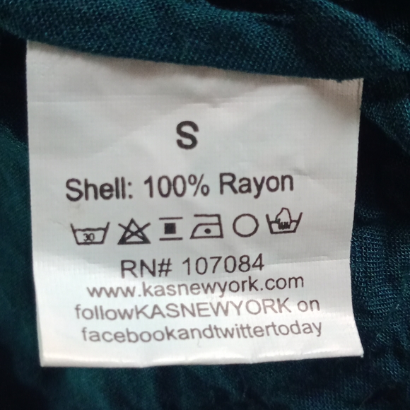 Anthropologie Green Top with Pink Embroidery - Picture 5 of 7